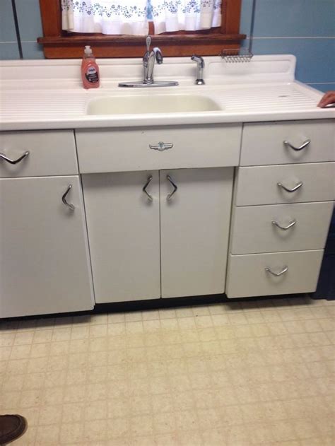 youngstown vintage sink and cabinets